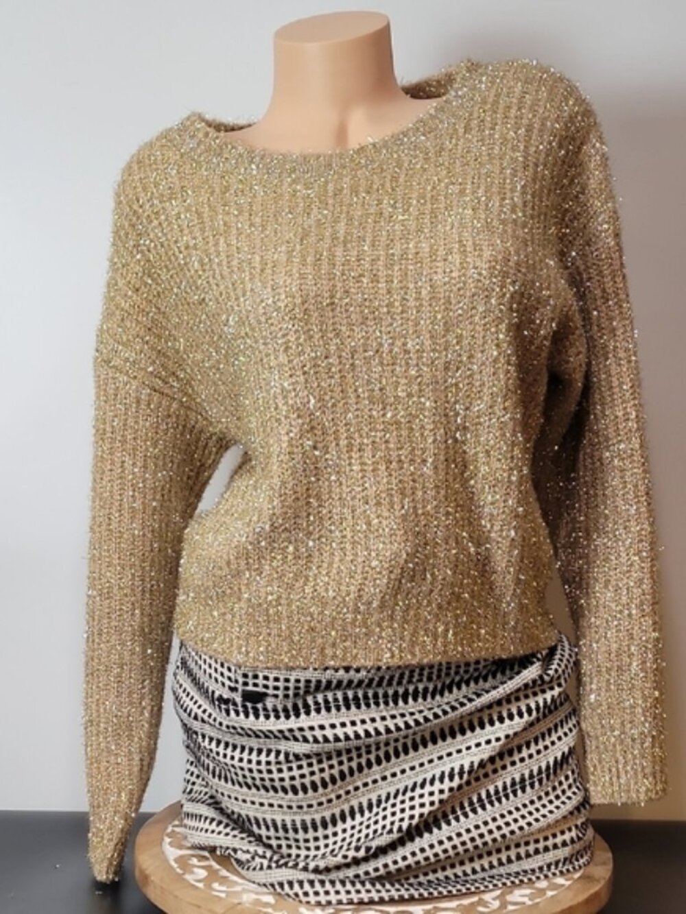 Forever 21 Contemporary Gold Metallic Sparkly Holiday Sweater Small